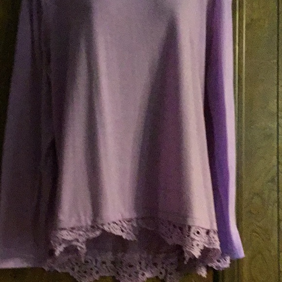 An xxl long sleeve shirt thin material . - Picture 2 of 3